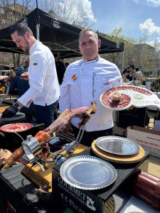 The largest gathering of Iberian Ham cutters in the World 9 Official World Record has certified this Sunday ,6th April 2025, a New World Record in the category of: The largest gathering of Iberian Ham cutters in the World. The event was in Jaen, Andalucia, Spain. The event was set to benefit the A.L.E.S. FOUNDATION, which fights against children cancer. Municipal officials and other prominent figures attended to the event. Thanks to all the participants, to the city of Jaen and to all the people who made this possible. And special thanks to A.L.E.S. FOUNDATION for their work with the kids.