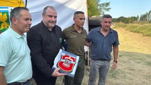 WORLD RECORD FOR LONG DISTANCE PISTOL SHOOTING WITH ONE HAND AT 250.40 METERS1 - WORLD RECORD FOR LONG-DISTANCE PISTOL SHOOTING WITH ONE HAND AT 250.40 METERS